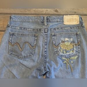 Z. Cavaricci Capri Jeans With Rose Embroidery Well Loved